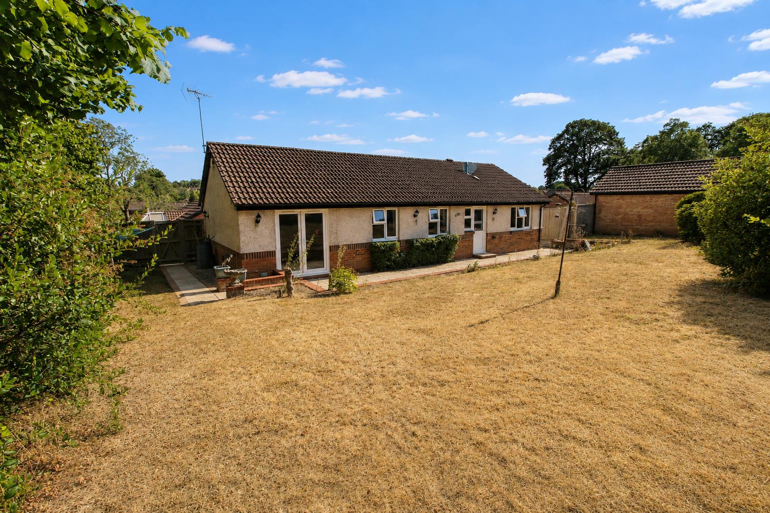 Simons Close, Tilehurst, Reading